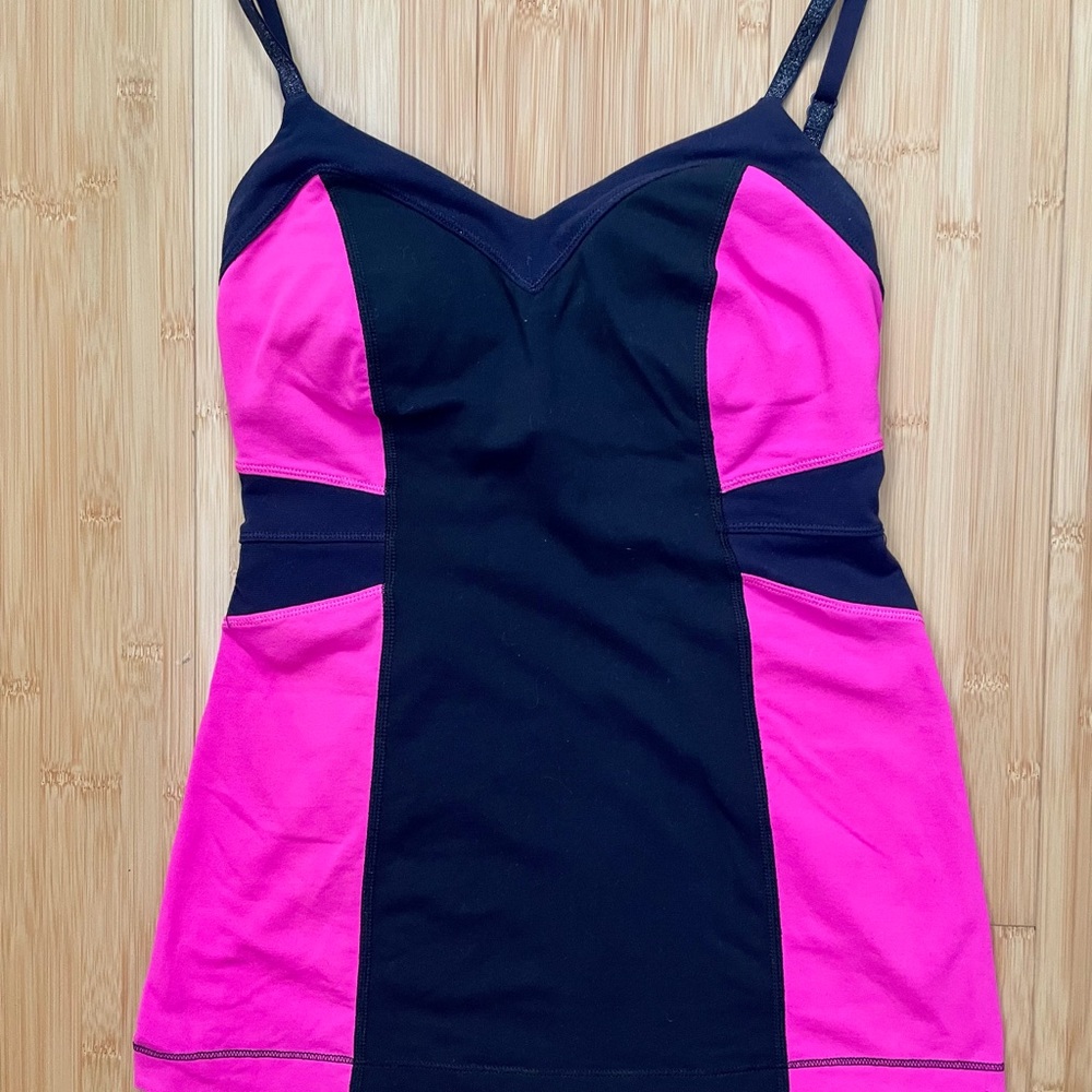 Lululemon tank size 4